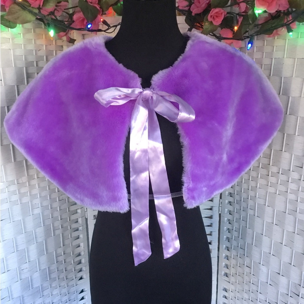 Light Purple Faux Fur Cape Capelet Lavender Lilac Amethyst  NWOT - Picture 2 of 16